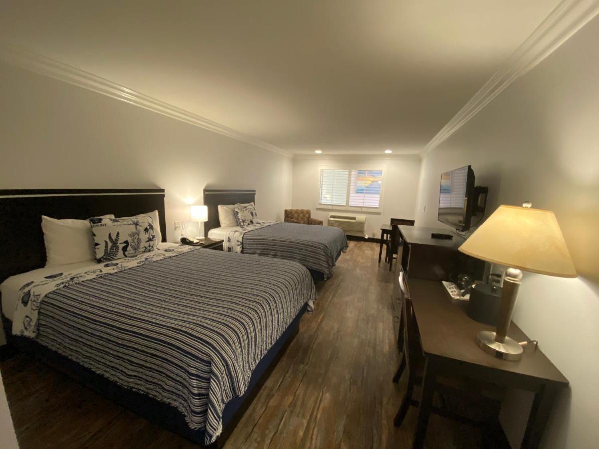 Ocean Surf Inn & Suites ฮันติงตันบีช ภายนอก รูปภาพ