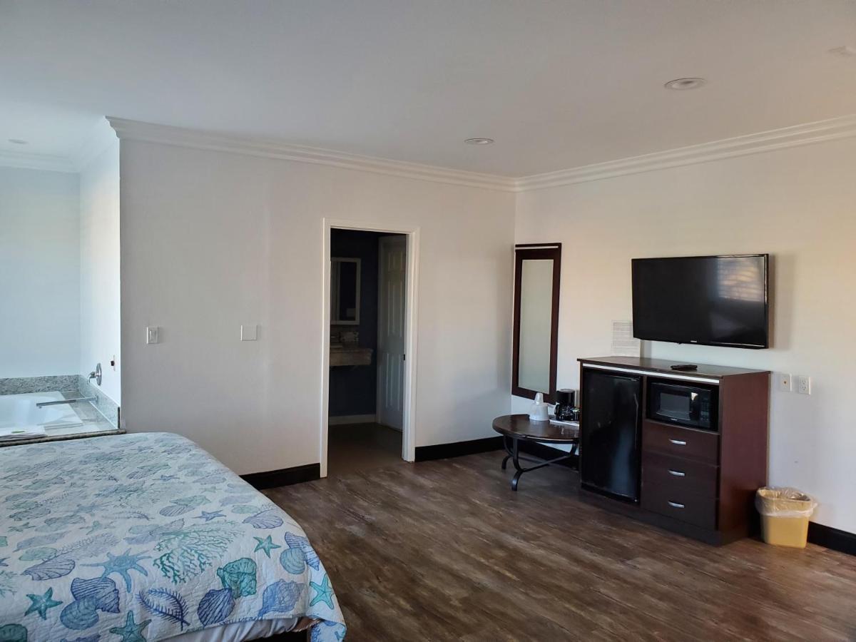 Ocean Surf Inn & Suites ฮันติงตันบีช ภายนอก รูปภาพ