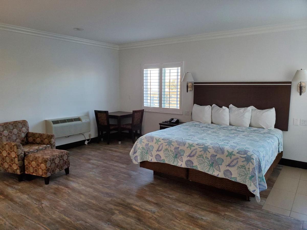 Ocean Surf Inn & Suites ฮันติงตันบีช ภายนอก รูปภาพ